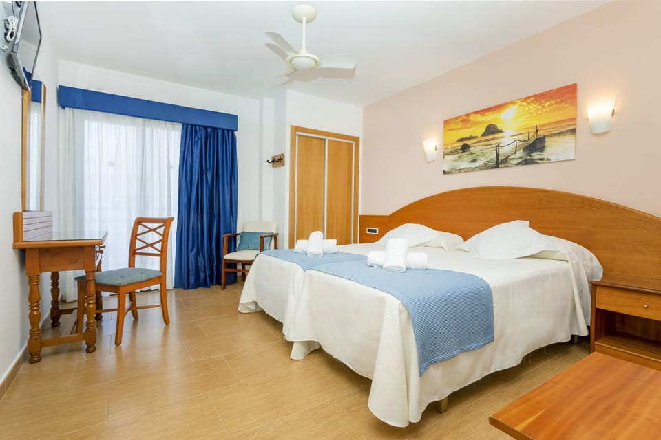 Standard Room | Desk, WiFi (free), individually furnished, bed sheets