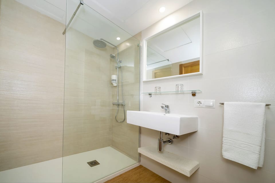 Superior Double or Twin Room | Bathroom | Bathtub, hair dryer, towels, soap