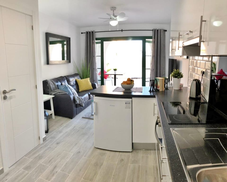 Fully equipped Kitchen with top of the range appliances