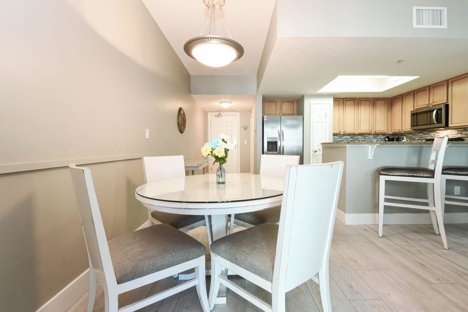 The Palms of Destin 2301 - Dining Area
