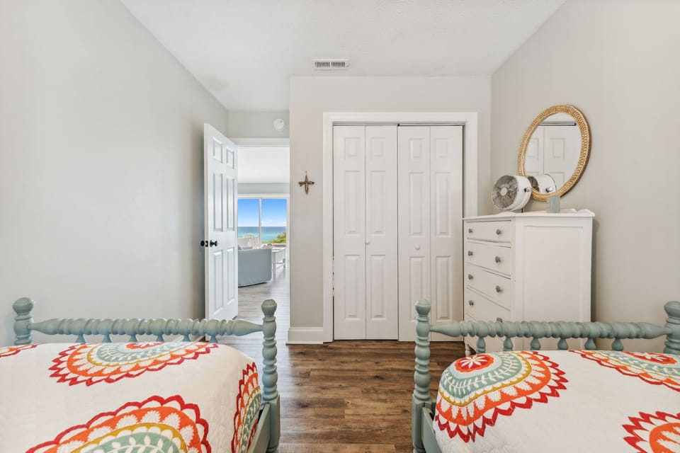 Guest Bedroom - Alternate View