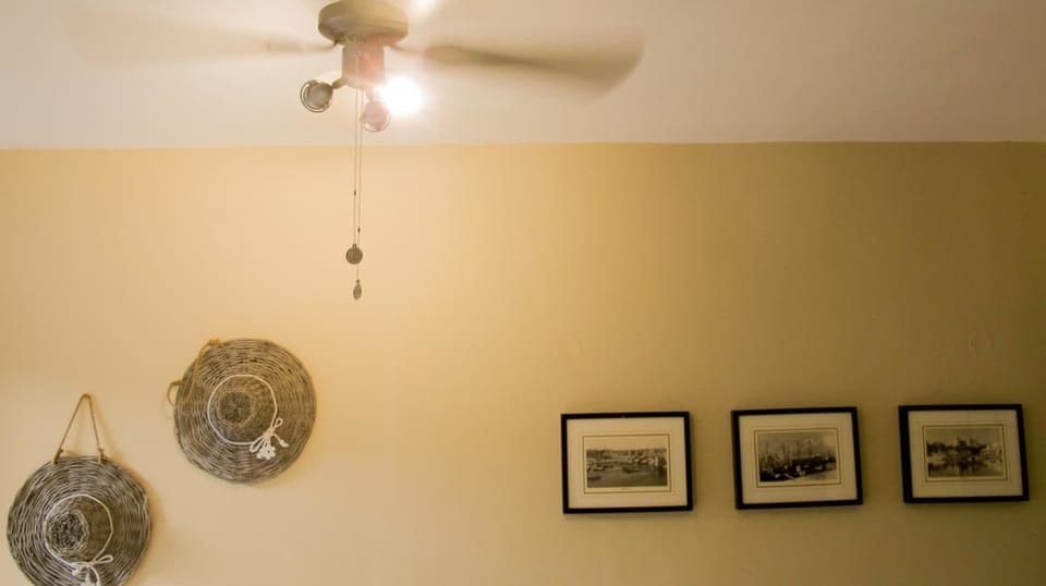 Luxury Apartment | Room amenity