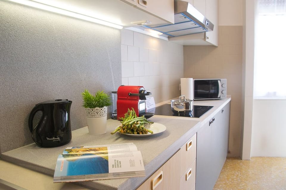 Apartment, 2 Bedrooms | Private kitchen | Fridge, microwave, stovetop, dishwasher