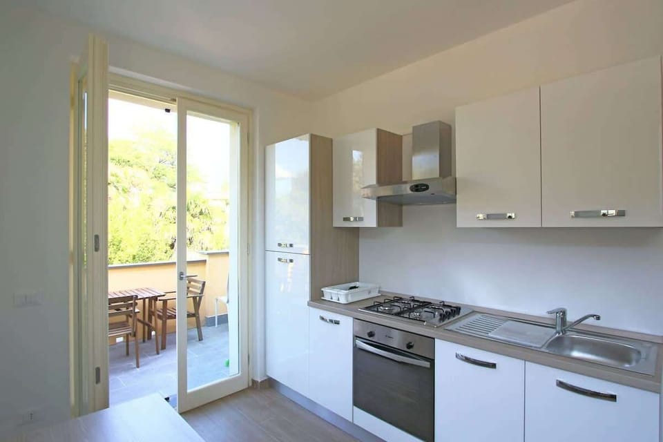 Kitchen access to terrace