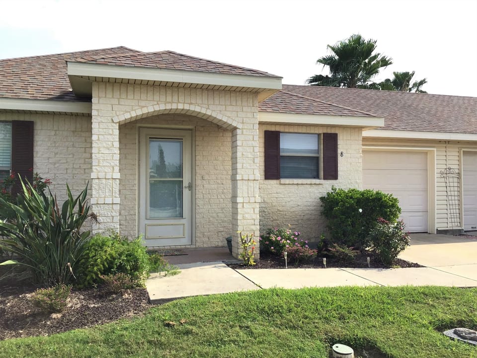 8 Doral Dr.