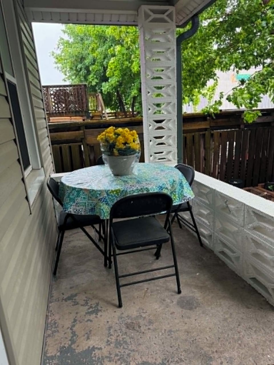Outdoor dining
