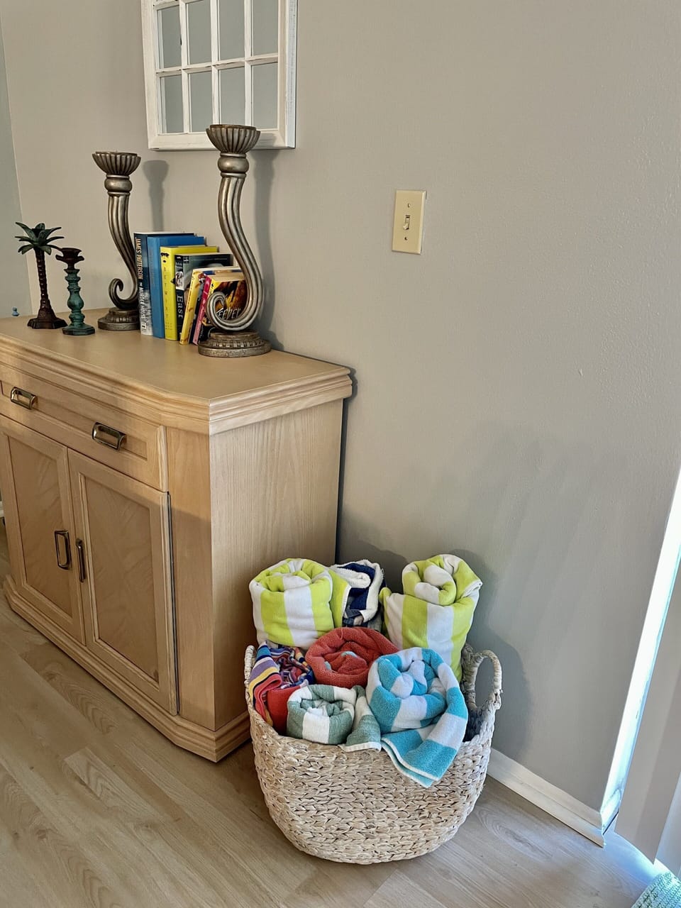 Pool towels basket 