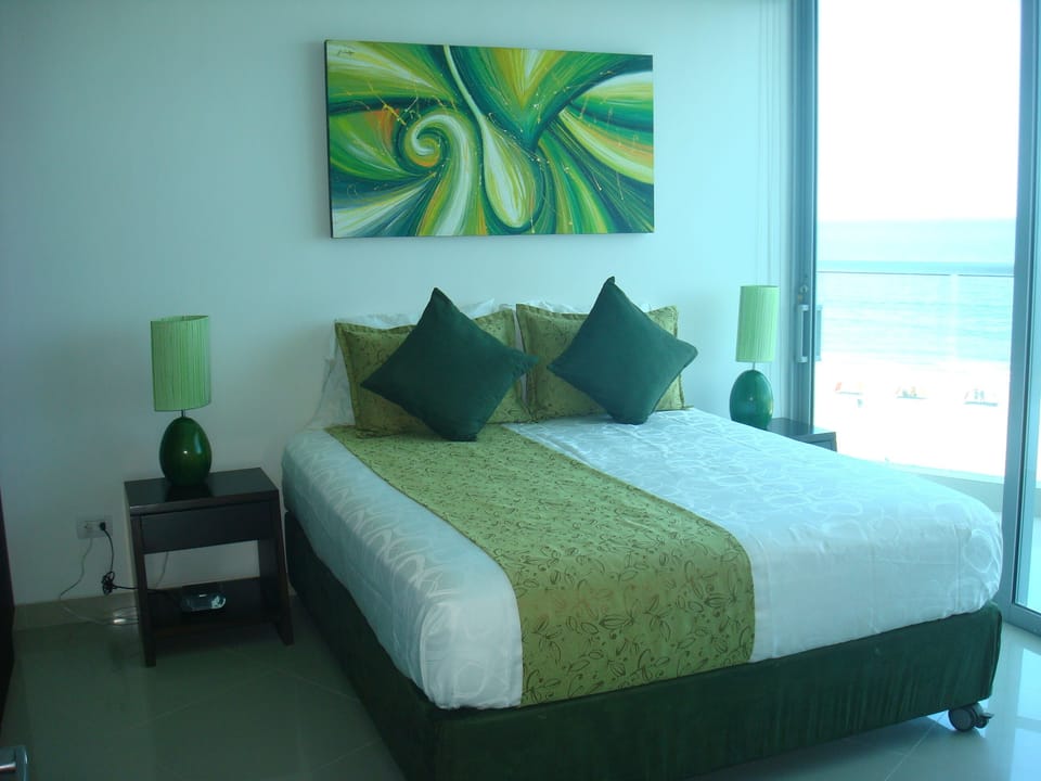 APARTAMENTO AMPLIO 3 ALCOBAS FRENTE PLAY