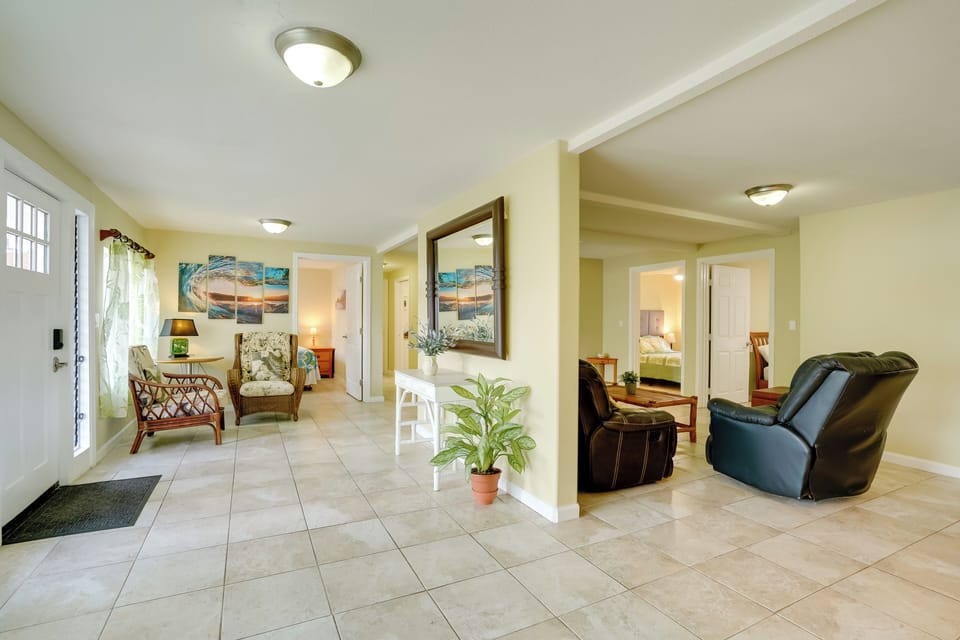 Front Room | Free WiFi