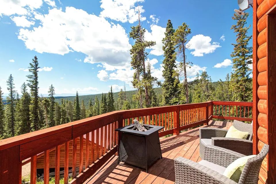 Breathtaking Panorama — One of those scenes that stops you in your tracks—wide-open Colorado beauty with views that feel almost unreal. 🌄✨