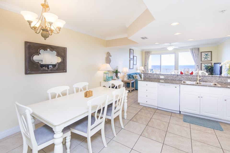 Exterior-Grill 3rd Floor-KLH8207.JPG