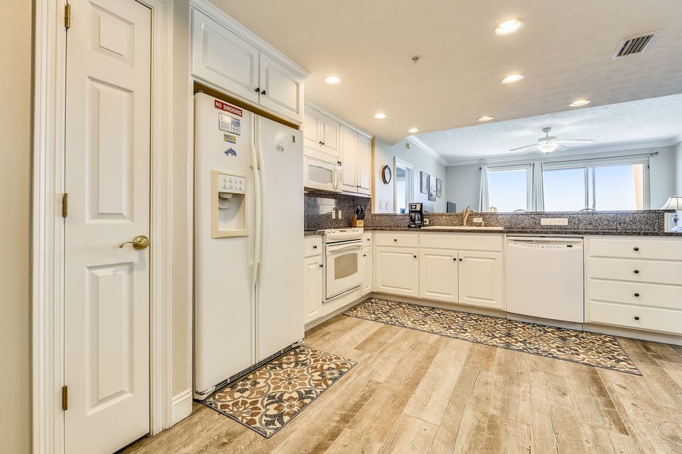Interior-Kitchen-KLH5562.JPG