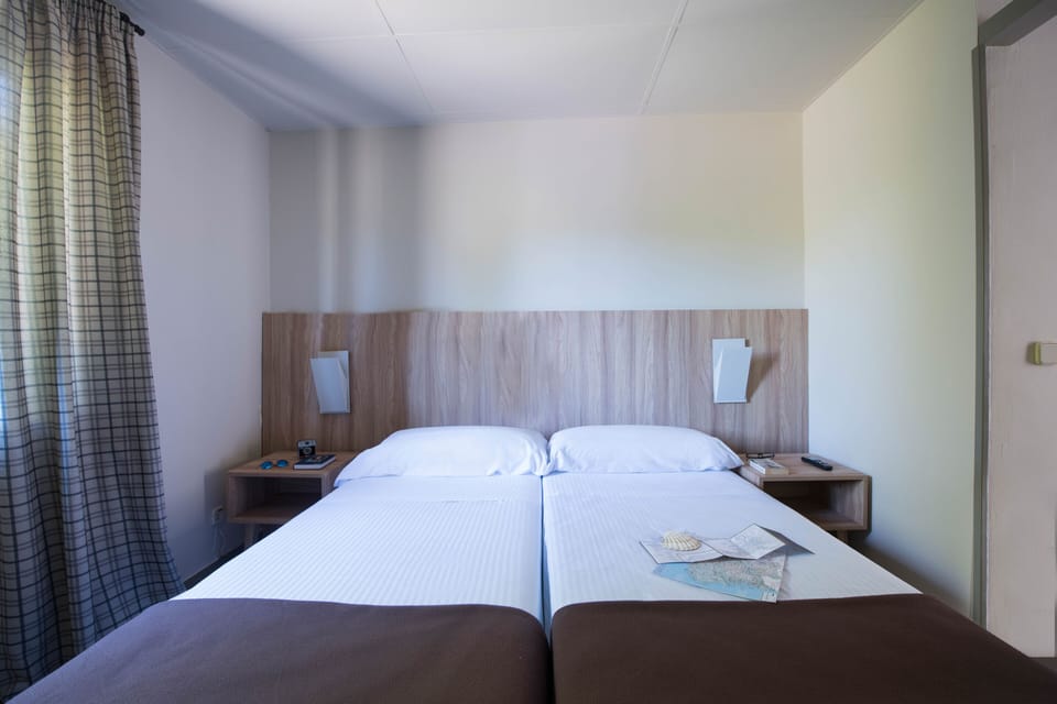 Twin Room, 2 Twin Beds | Bed sheets