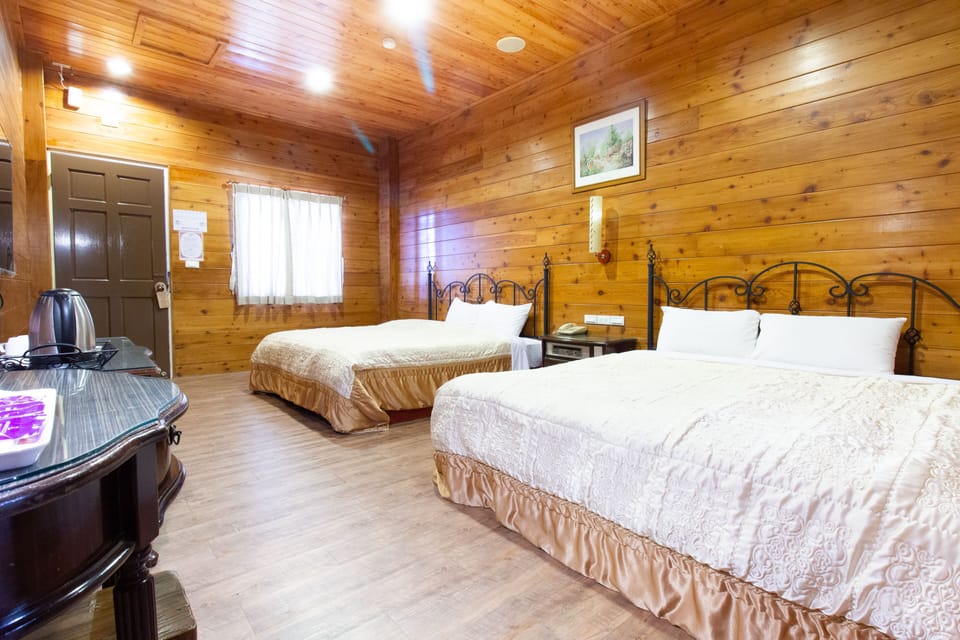Comfort Quadruple Room, Non Smoking | Bed sheets