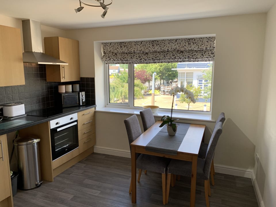 Apartment | Private kitchen | Fridge, microwave, oven, stovetop
