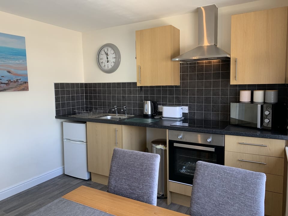 Apartment | Private kitchen | Fridge, microwave, oven, stovetop