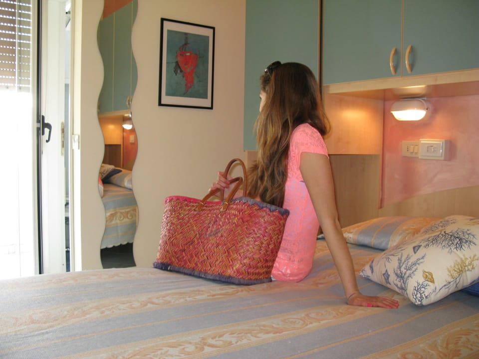 Double Room | In-room safe, desk, cribs (surcharge), WiFi (free)