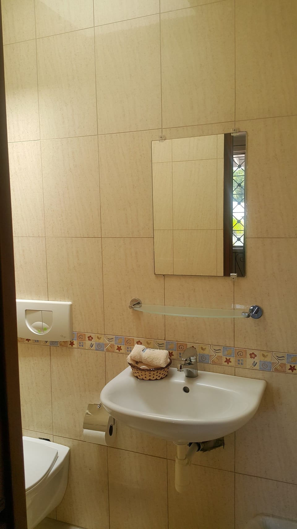 Shower, free toiletries, hair dryer (on request), towels