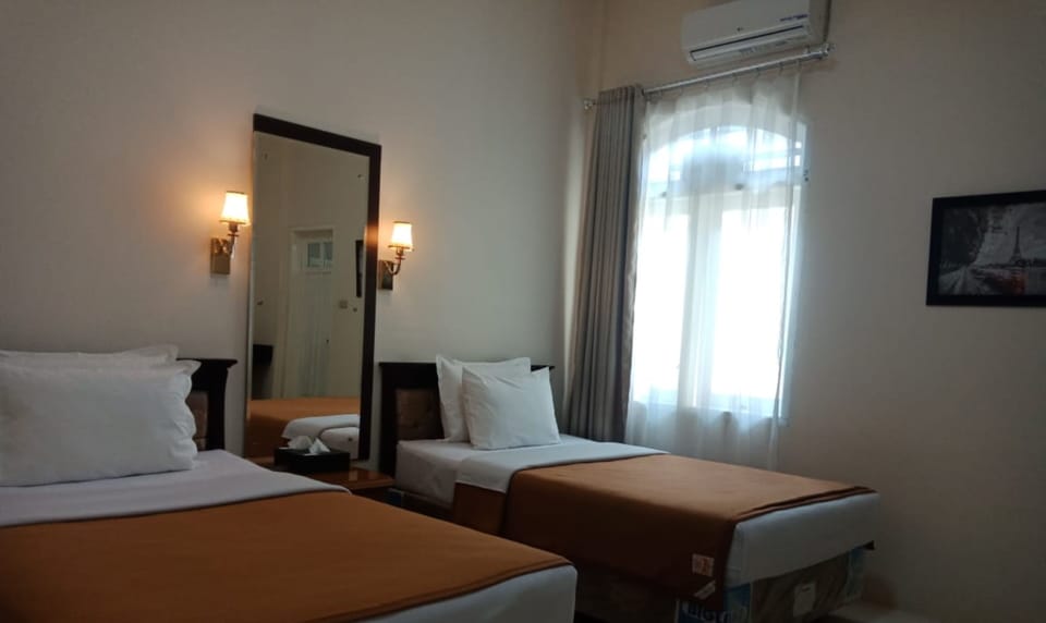Deluxe Room | WiFi (free), bed sheets