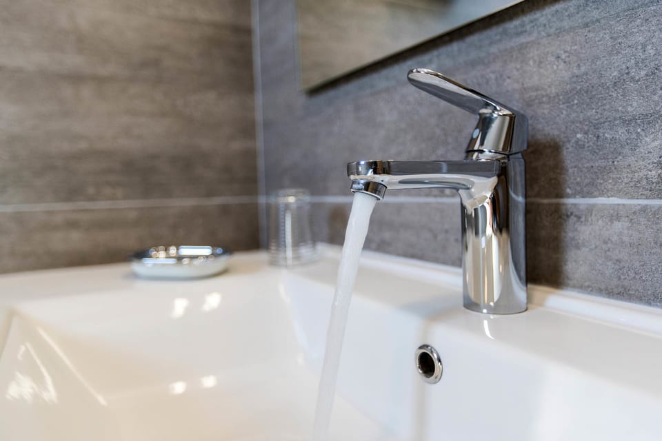 Double Room, Balcony | Bathroom sink