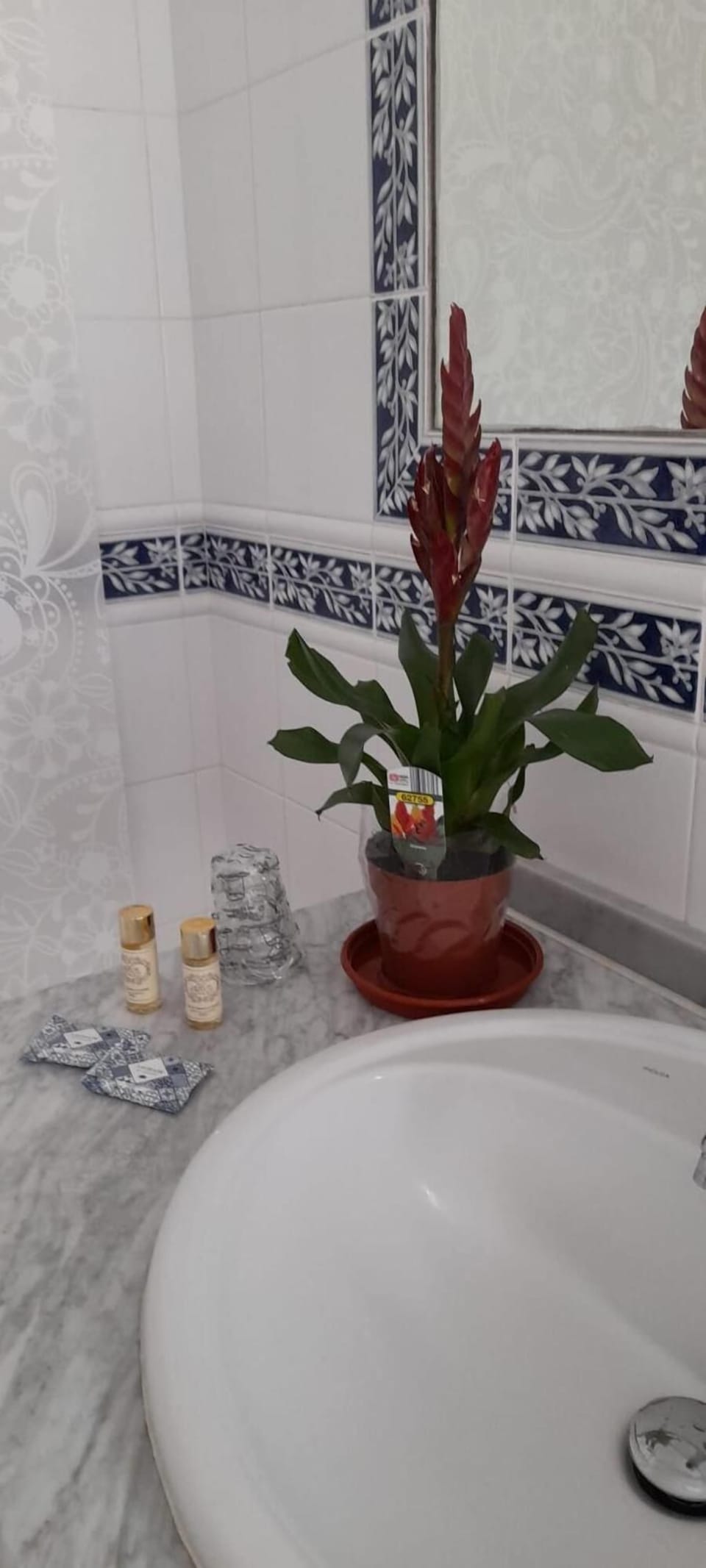 Standard Room | Bathroom | Shower, free toiletries, hair dryer, towels