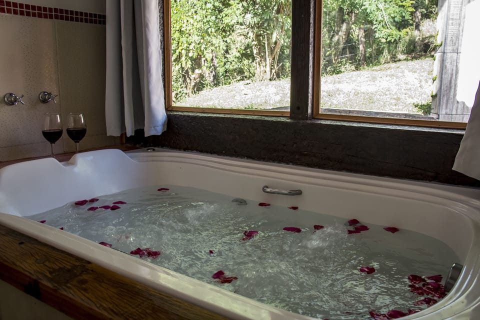Suite, Jetted Tub | Jetted tub