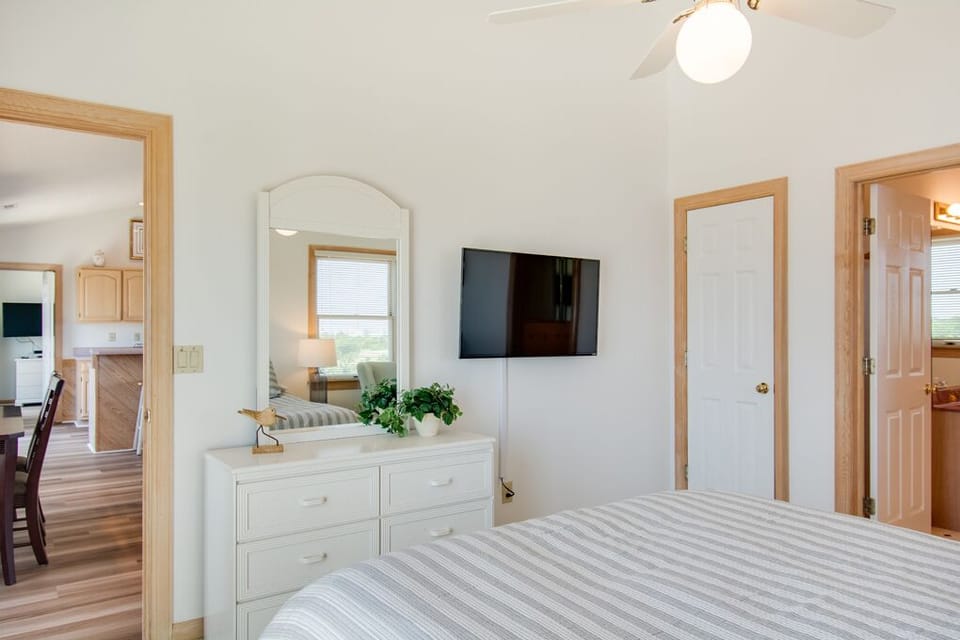 SS46: Seaside 46 | Top Level Bedroom 5