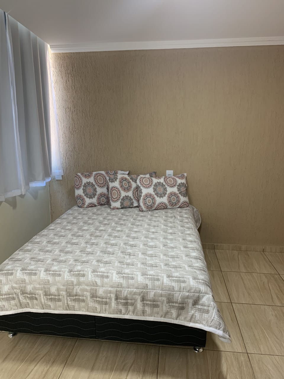 Comfort Room | Blackout drapes, free WiFi, bed sheets