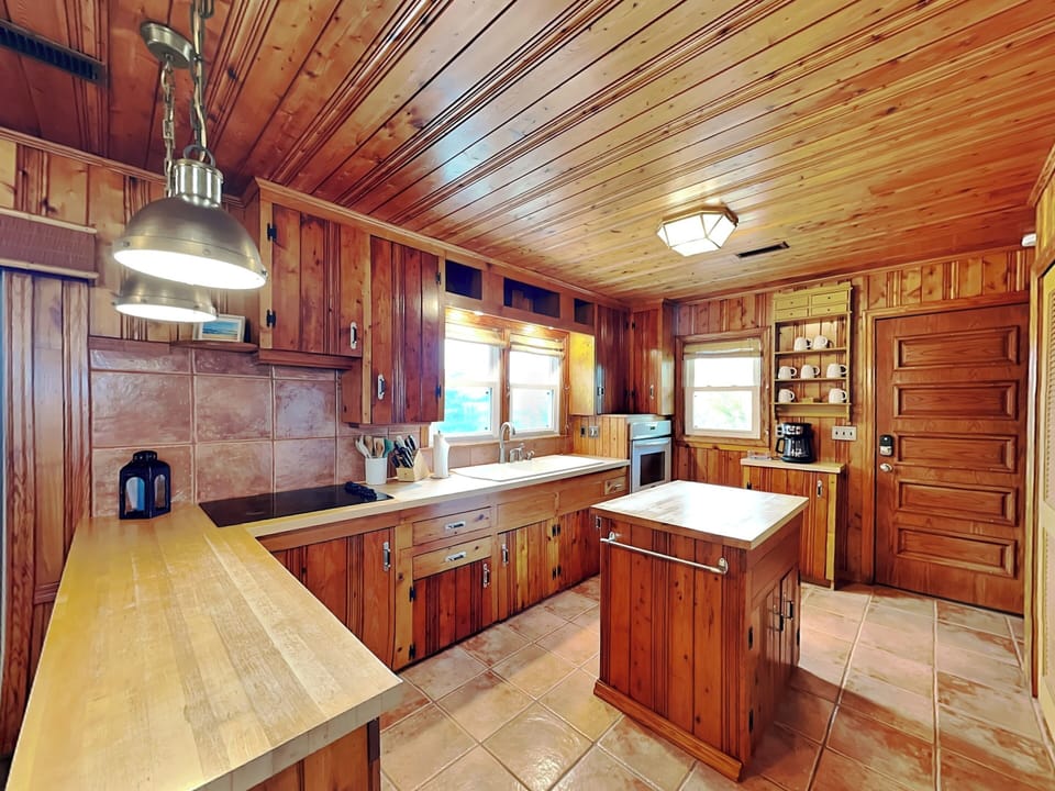 Spacious Kitchen for Easy Meal Prep