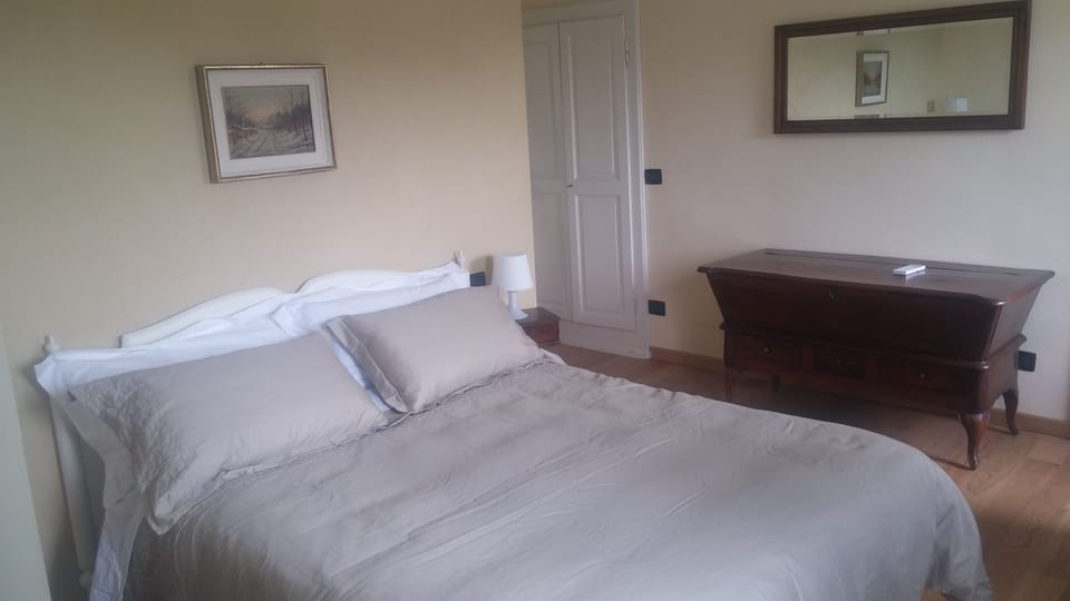 Classic Double Room, Garden View | 1 bedroom, minibar, desk, free WiFi