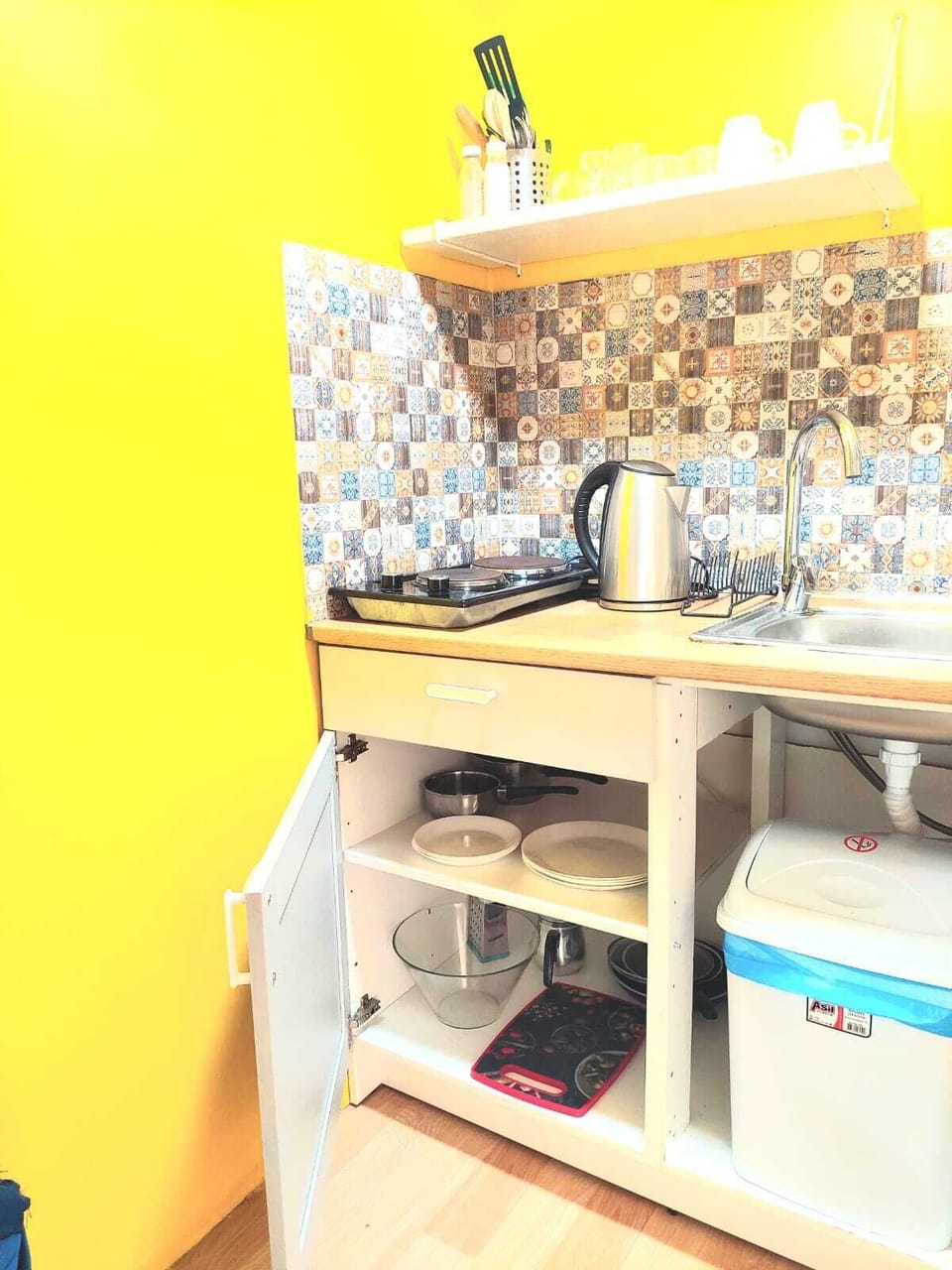 Deluxe Studio Suite, 2 Bedrooms, Kitchen, City View | Individually decorated, individually furnished, desk, laptop workspace