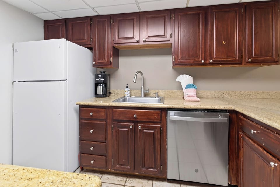 Full Kitchen.