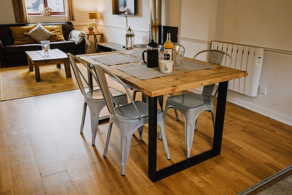 Dining area-Nook Cottage