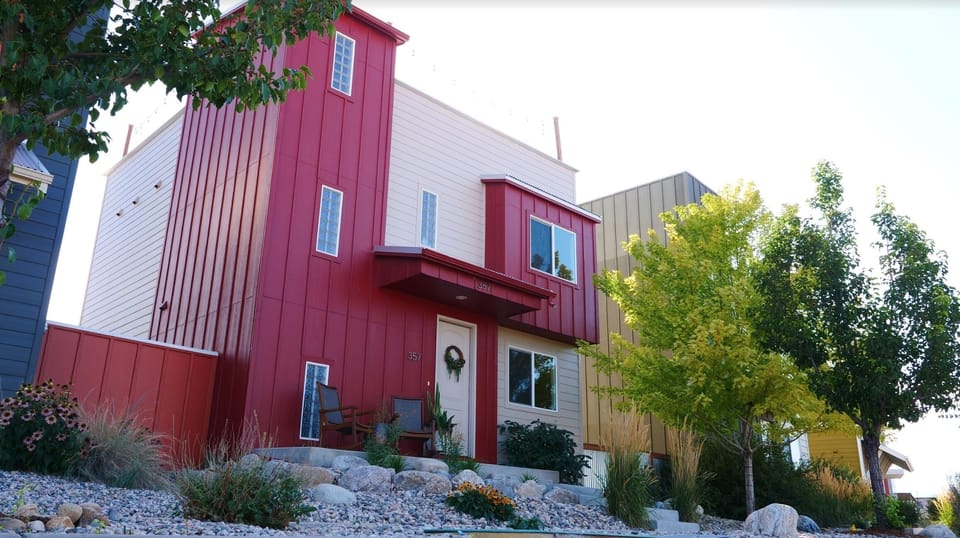 Modern home in premier neighborhood close to Old Town.