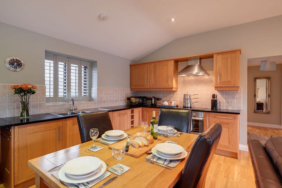 Dining Table, Kitchen-Heron Lodge
