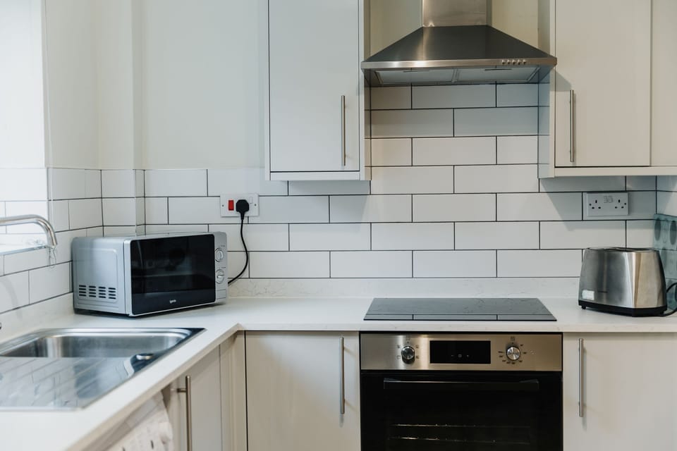 Oven, Stove Top-The Cwtch Cottage