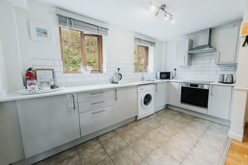 Kitchen-The Cwtch Cottage