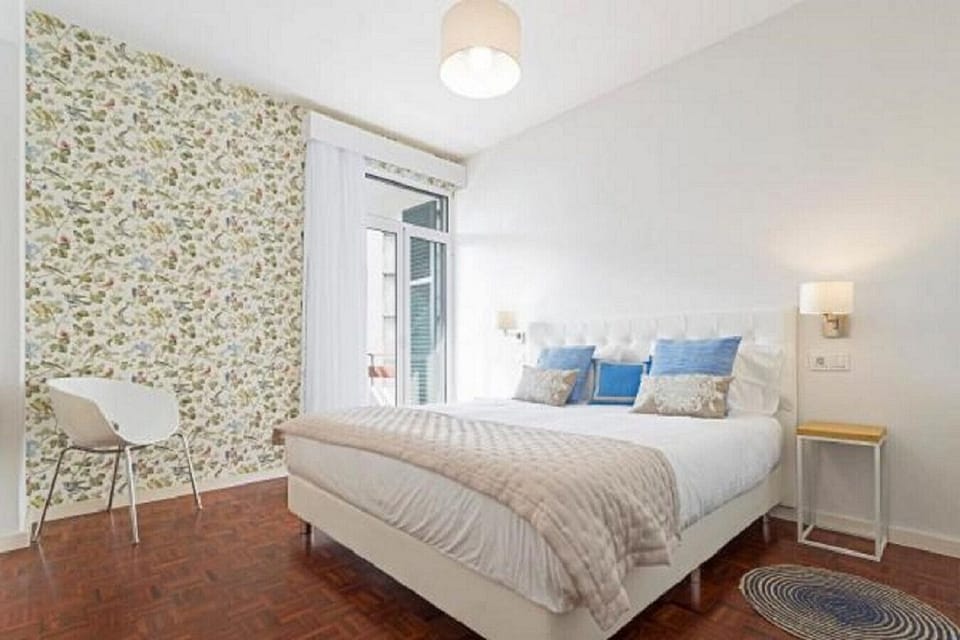 bedroom with double bed