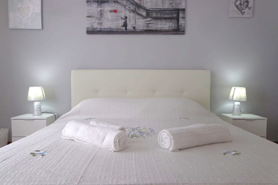 Hypo-allergenic bedding, individually furnished, laptop workspace