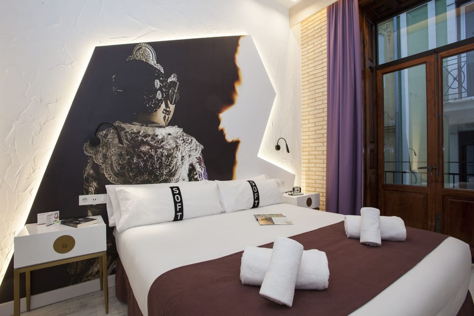 Double Room | Minibar, in-room safe, desk, blackout drapes