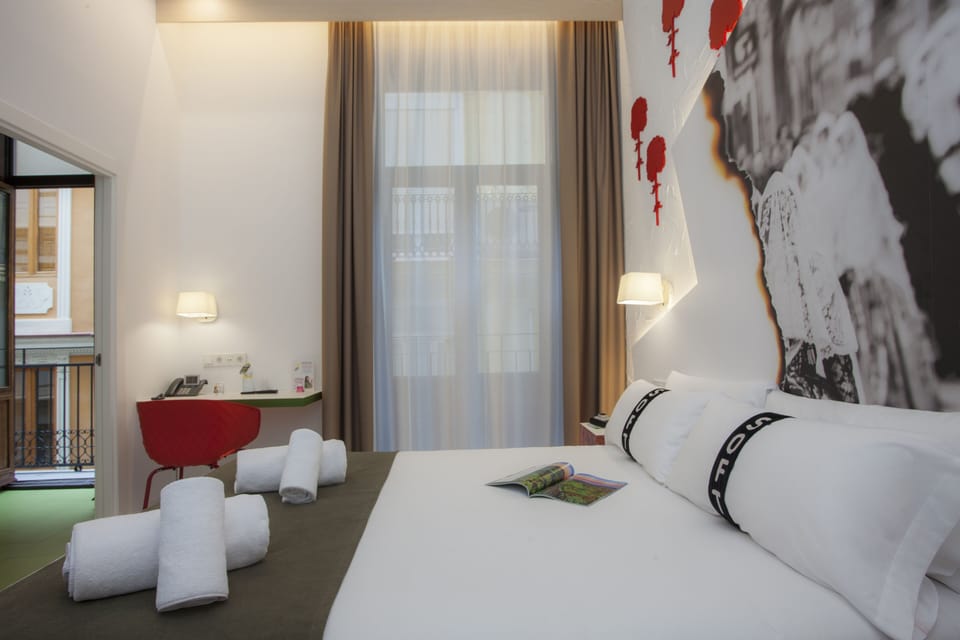 Double Room | Minibar, in-room safe, desk, blackout drapes