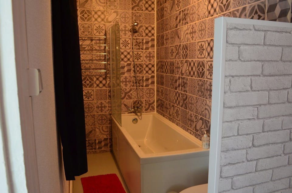 Chambres d'hotes L'Amandier Bed and Breakfast in Occitanie