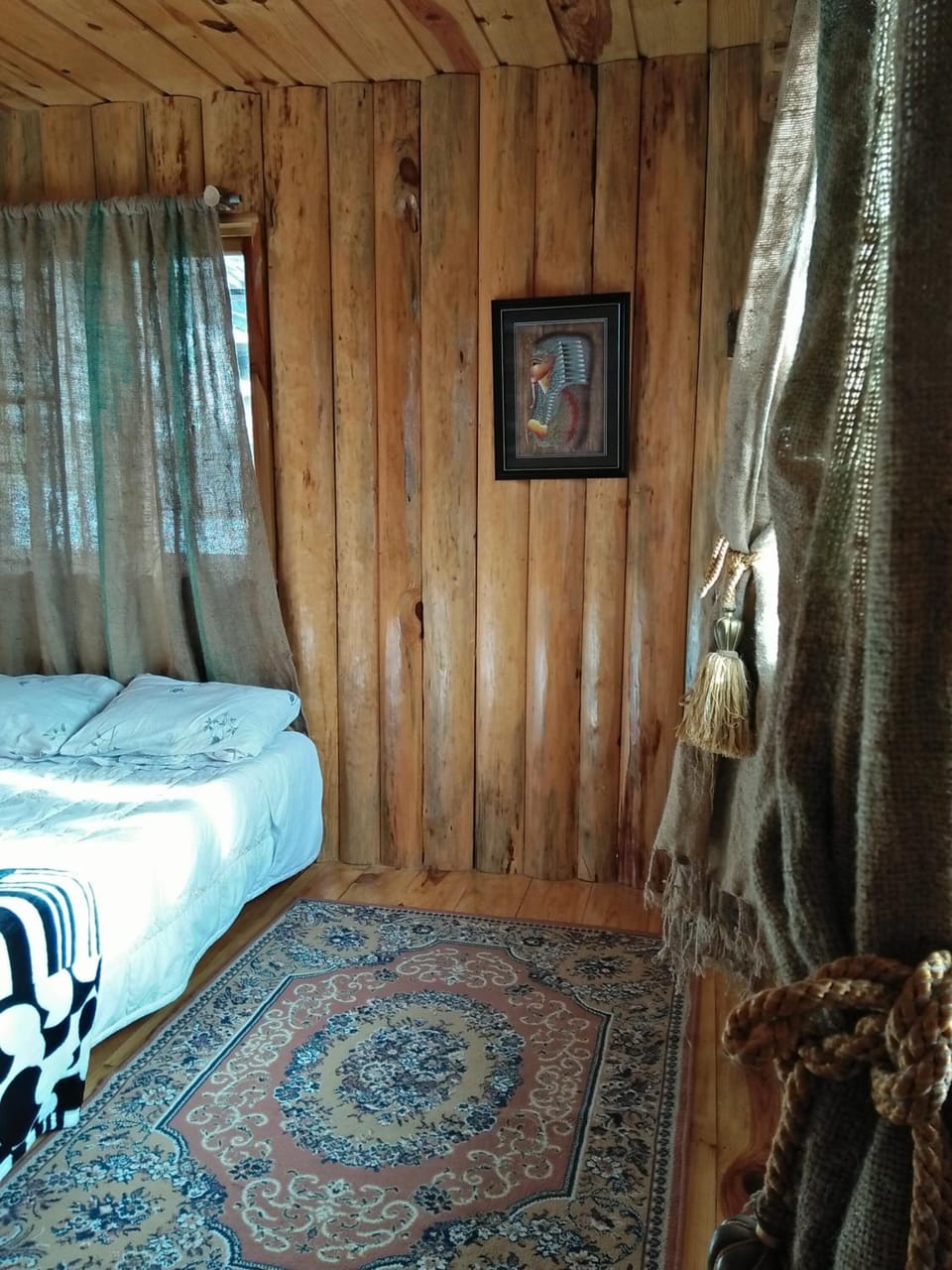 WiFi (free), bed sheets