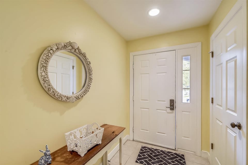 Floor Plan-Entry