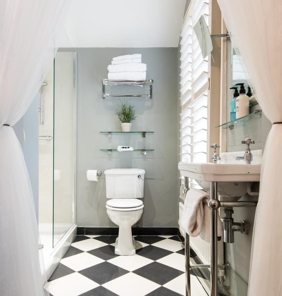 Designer toiletries, towels