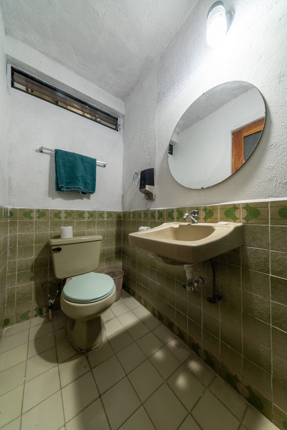 Basic Double or Twin Room, 1 Double or 2 Twin Beds | Bathroom | Shower, towels