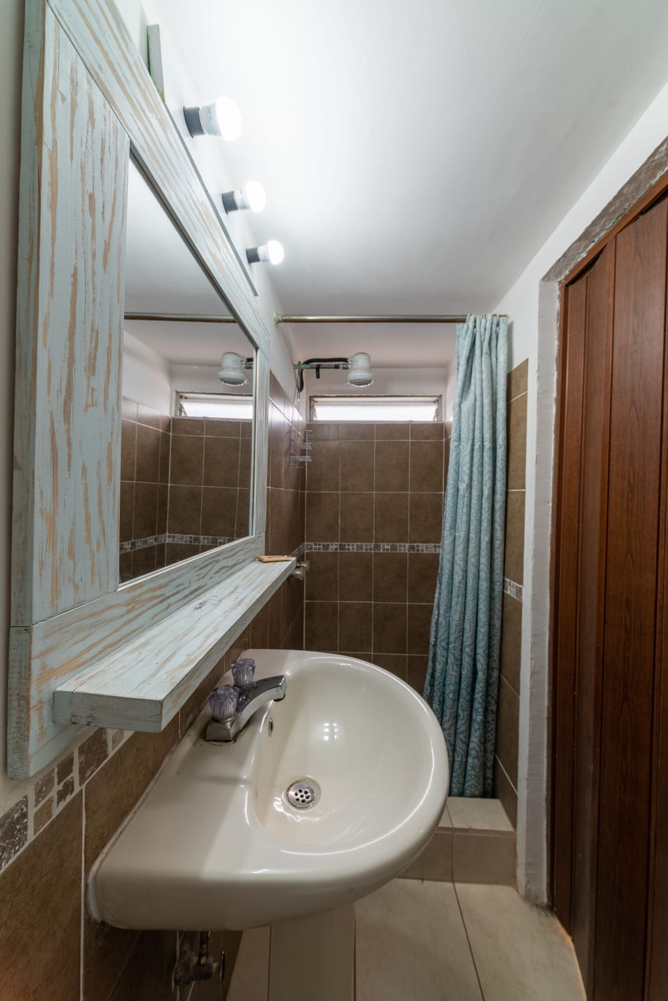 Blackout drapes, WiFi (free), bed sheets
