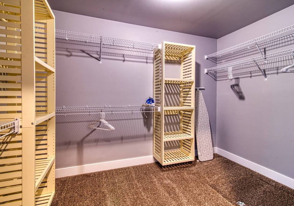 Lots of room in the primary closet