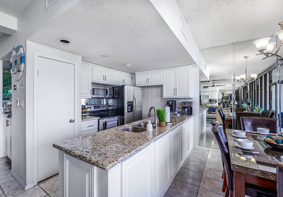 Kitchen fully equipped with everything you need to cook up a great meal.
