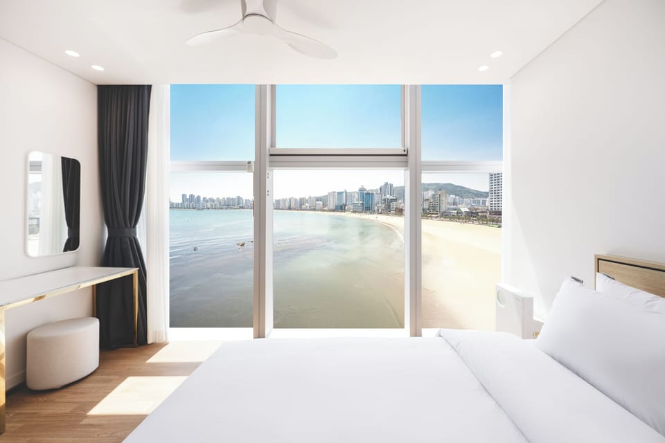 Suite, Multiple Beds, Non Smoking, Ocean View (Ocean) | Frette Italian sheets, premium bedding, down comforters, pillowtop beds